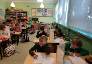 Uczniowie klas 1-3 podczas konkursu