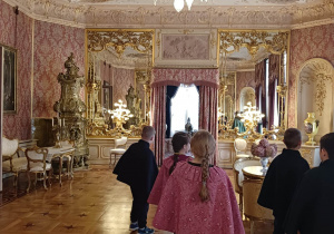 Podczas zwiedzania pałacu