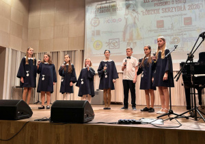 Uczniowie SP56 podczas występu