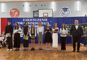 Uczniowie podczas uroczystości