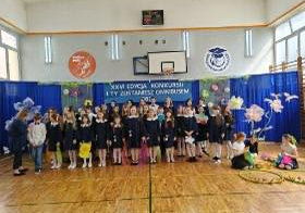 Występ szkolnego chóru