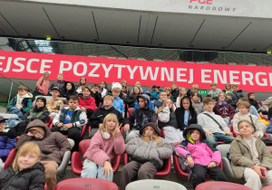 Uczniowie na trybunach Stadionu Narodowego