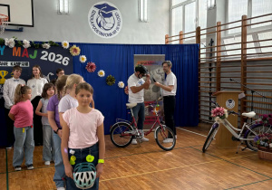 Występ uczniów SP56